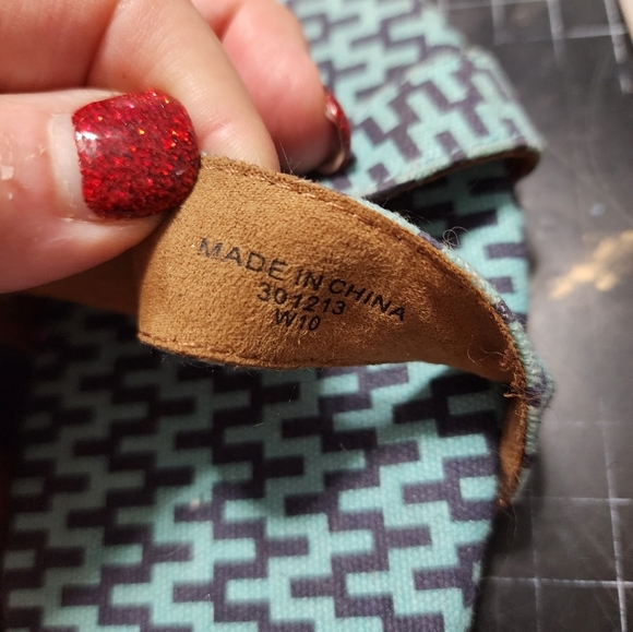 Jonathan Adler For TOMS Sandals - Picture 12 of 13